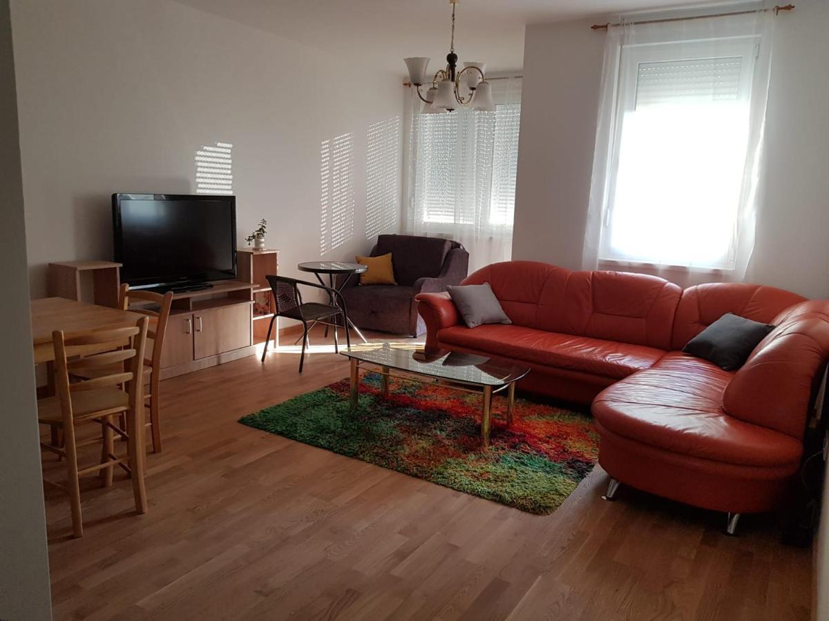 Appartement Aurora à Subotica Extérieur photo