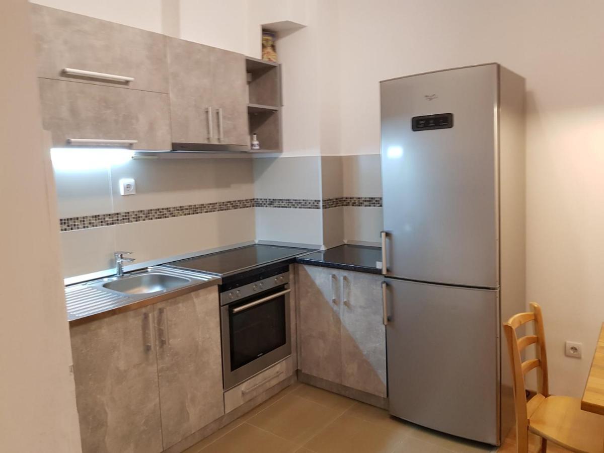 Appartement Aurora à Subotica Extérieur photo